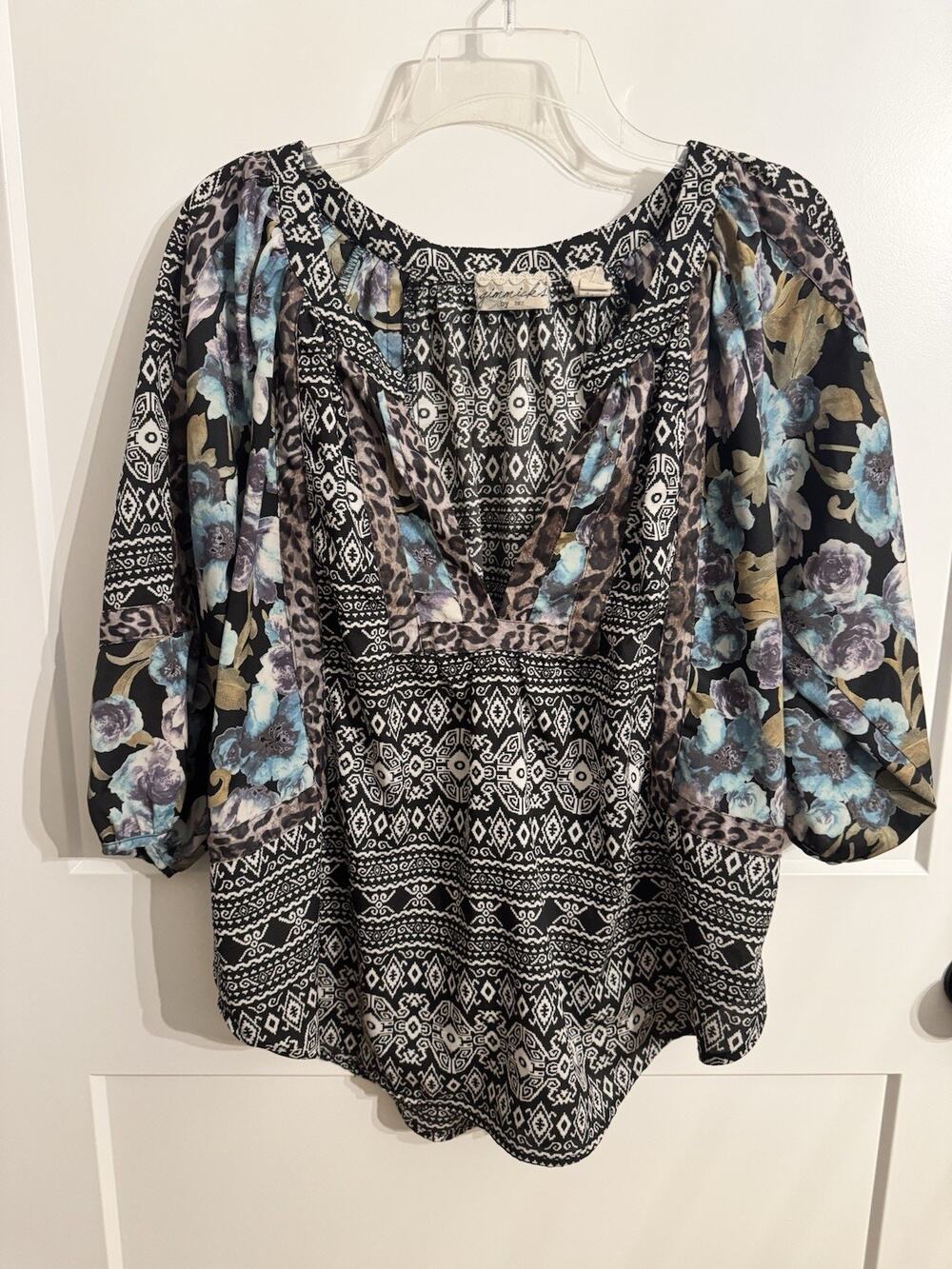 gimmicks by bke blouse Short Top Sz M Floral Geometric Whimsy Goth Boho Festival